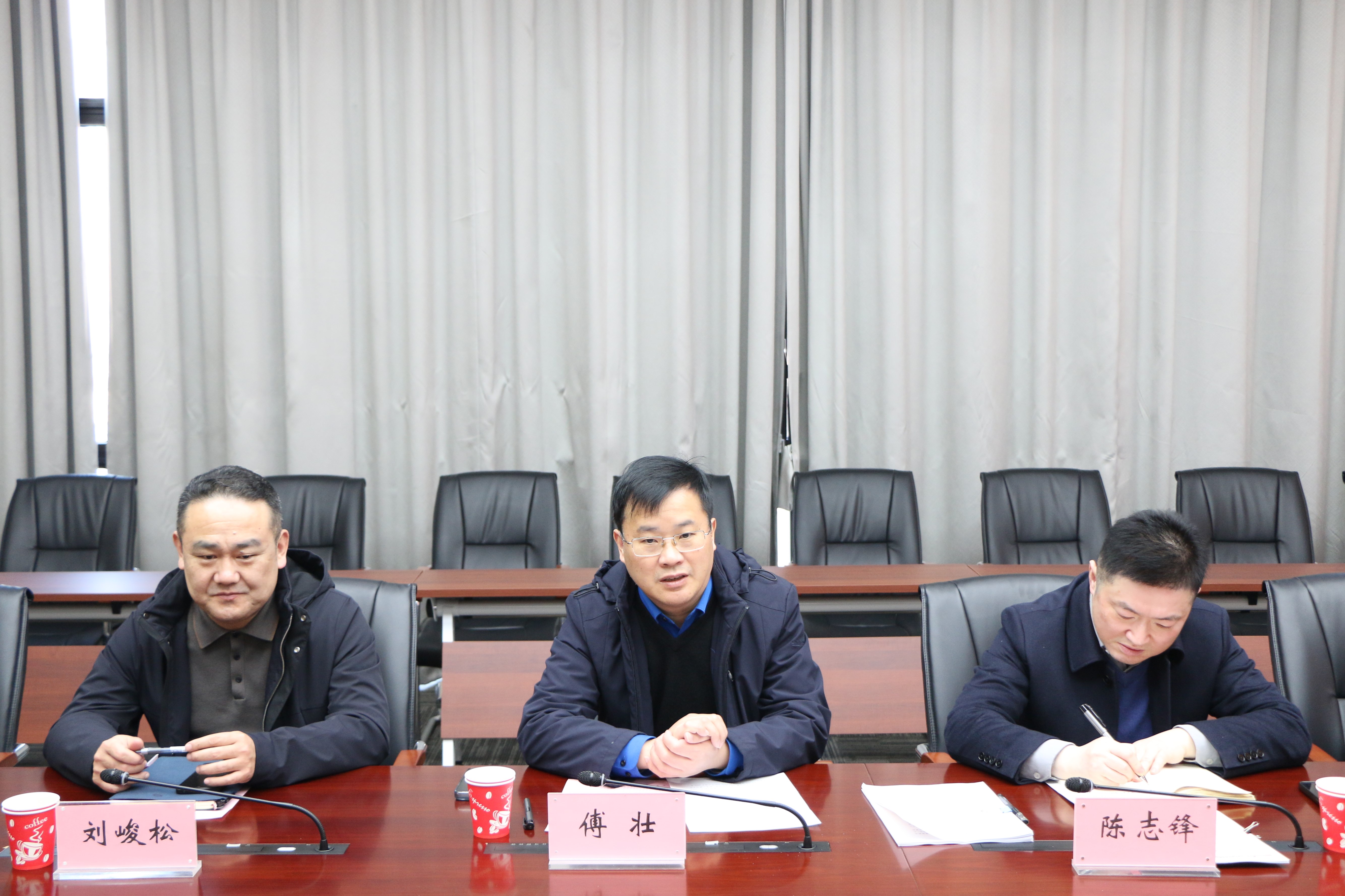 新站区管委会领导2.JPG 新站区管委会领导2.JPG