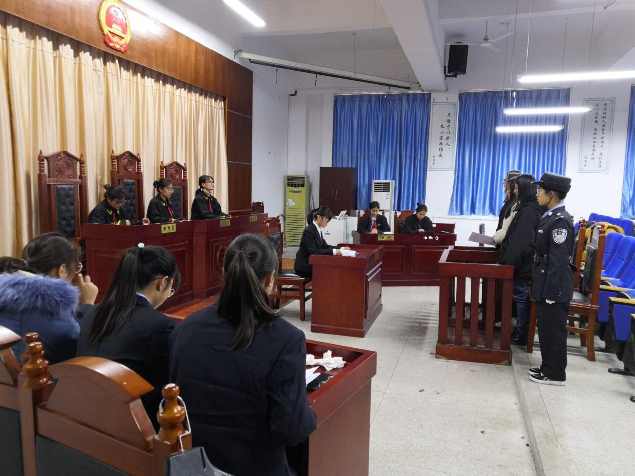 法制月3.jpg 法制月3.jpg