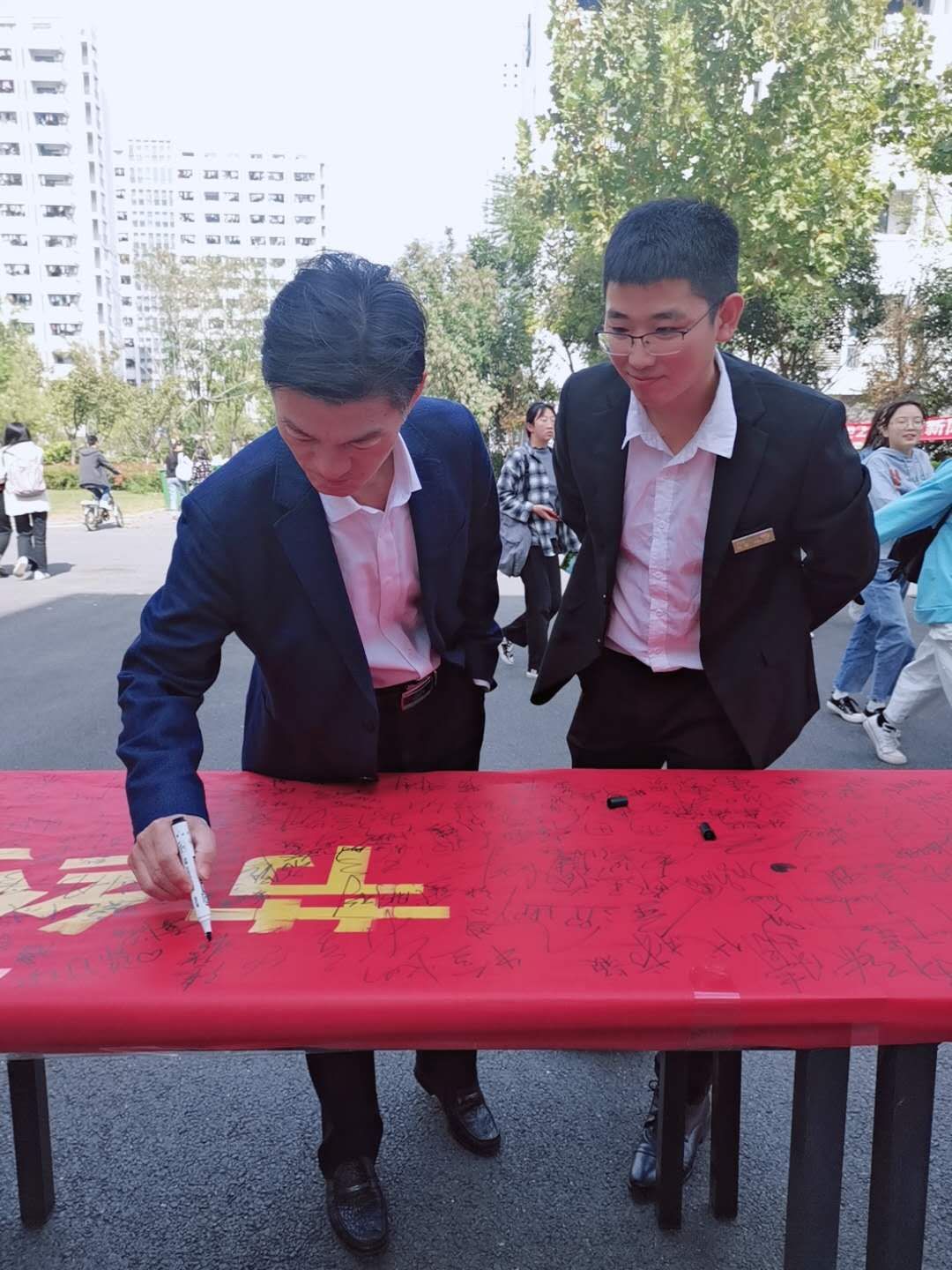 QQ图片20201023142127.jpg QQ图片20201023142127.jpg